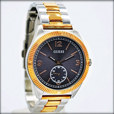 Guess W0872G2