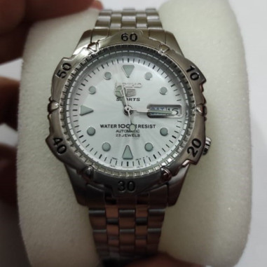 Seiko 5 SKZ129 Superior Sports White dial