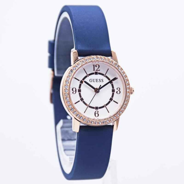 Guess GW0469L2