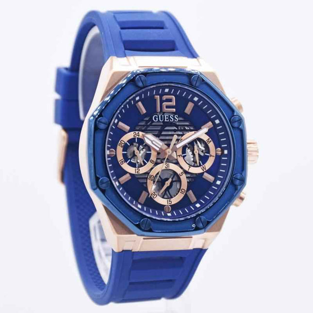 Guess GW0263G2