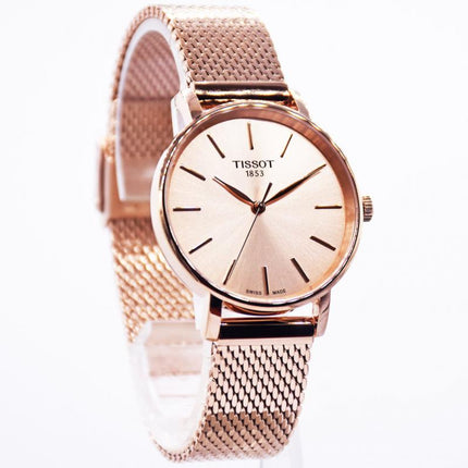 Tissot T143.210.33.331.00