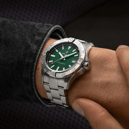 Breitling Avenger A17328101L1A1 Automatic 42 Chronometer Green Dial Stainless Steel Strap