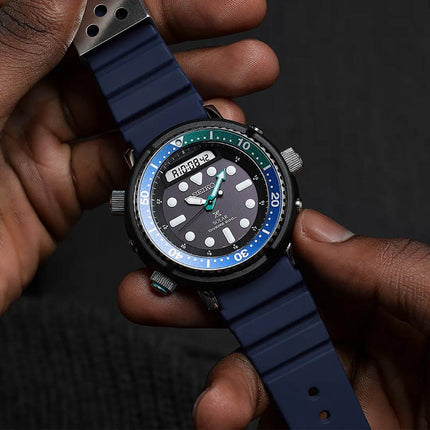 Seiko Prospex SNJ039P1 Arnie Solar Tropical Lagoon Special Edition Hybrid Diver’s Silicone Strap