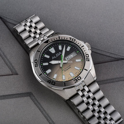 Alba Active Gravity AV3585X1 Men Gradient Dial Stainless Steel Strap
