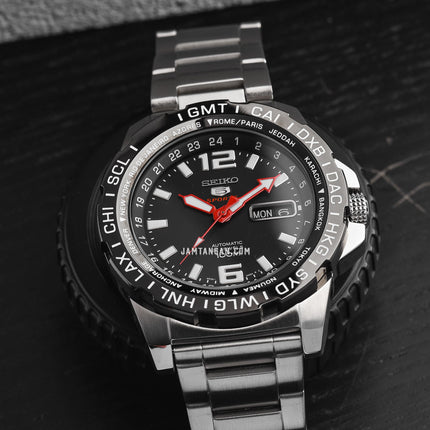 Seiko 5 Sports SRP685K1 Automatic Black Dial Stainless Steel Strap