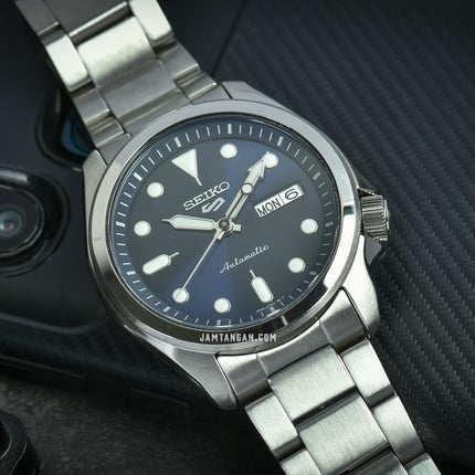 Seiko 5 Sports SRPE53K1 SKX Sports Style Automatic Blue Dial Stainless Steel Strap