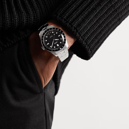 Oris Divers Sixty-Five 01-400-7772-4054-07-8-20-18 12H Calibre 400 Black Dial Stainless Steel Strap