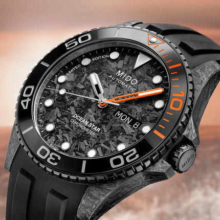 MIDO Ocean Star M042.431.77.081.00 200C Carbon COSC Rubber Strap + Extra Strap Limited Edition