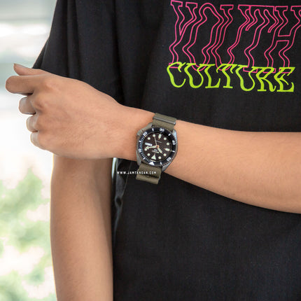 Seiko 5 Sports SRPD65K4 5KX SKX Sports Style Automatic Black Dial Green Nylon Strap