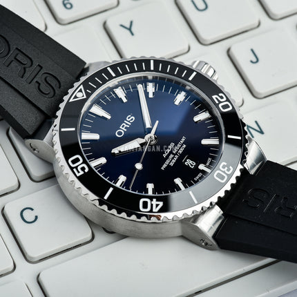 Oris Aquis 01-733-7730-4135-07-4-24-64EB Date Automatic Diver Blue Dial Black Rubber Strap