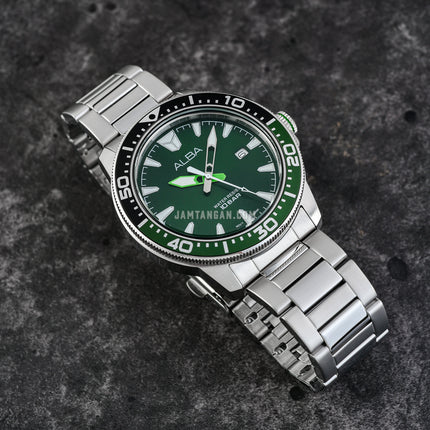 Alba AS9T93X1 Men Green Dial Stainless Steel Strap