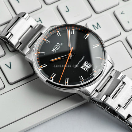 Mido Commander M021.626.11.051.00 Big Date Black Dial Stainless Steel Strap