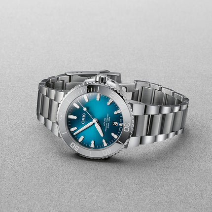 Oris Aquis 01-733-7732-4155-07-8-21-05PEB Date Blue Dial Stainless Steel Strap
