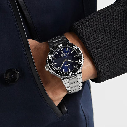 Oris Aquis 01-733-7732-4135-07-8-21-05PEB Blue Dial Stainless Steel Strap