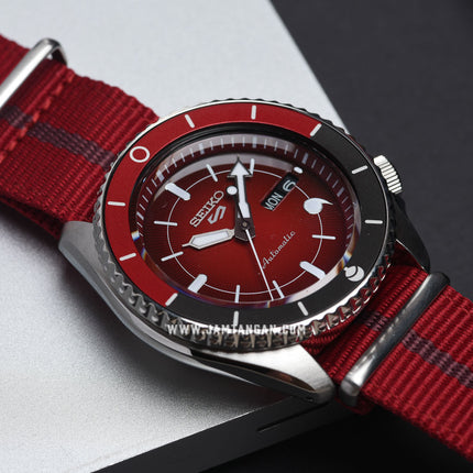Seiko 5 Sports SRPF67K1 Naruto & Boruto Sarada Uchiha Model Dual Tone Nylon Strap Limited Edition
