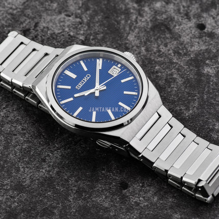 Seiko Classic SUR555P1 Men Blue Dial Stainless Steel Strap