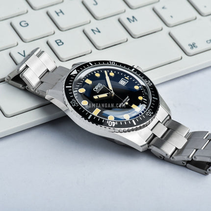 Oris Divers Sixty-Five 01-733-7720-4054-07-8-21-18 Black Dial Stainless Steel Strap
