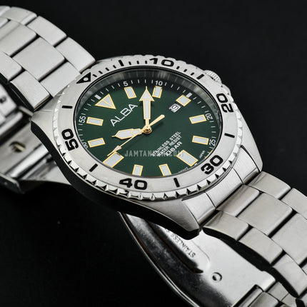 Alba Active AS9Q41X1 Men Green Dial Stainless Steel Strap