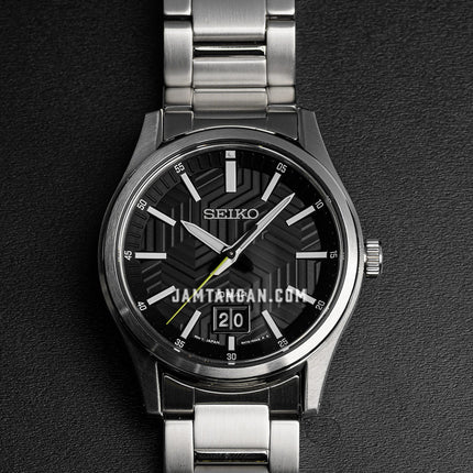 Seiko Classic SUR535P1 Black Dial Stainless Steel Strap