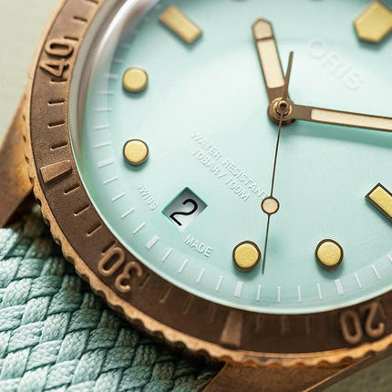 Oris Divers Sixty-Five 01-733-7771-3157-07-3-19-03BRS Cotton Candy Green Dial Green Nylon Strap