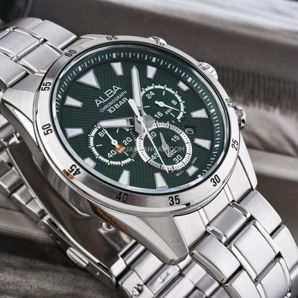 Alba Active AT3K59X1 Men Chronograph Green Dial Stainless Steel Strap