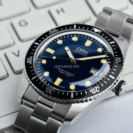 Oris Divers 01-733-7720-4055-07-8-21-18 Sixty-Five Blue Dial Stainless Steel Strap