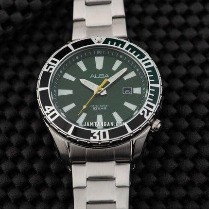 Alba Active AG8K29X1 Men Dark Green Dial Stainless Steel Strap