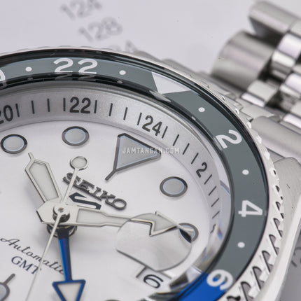 Seiko 5 Sports SSK033K1 SKX Series Automatic GMT Silver Dial Stainless Steel Strap