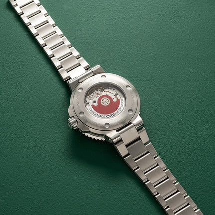 Oris Aquis Date X Bracenet 01-733-7770-4137-07-8-18-05P Ladies Green Dial Stainless Steel Strap