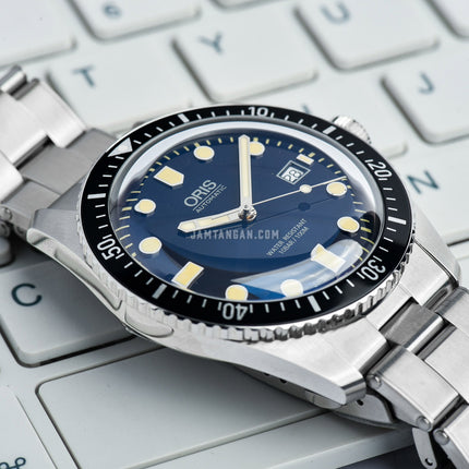 Oris Divers 01-733-7720-4055-07-8-21-18 Sixty-Five Blue Dial Stainless Steel Strap