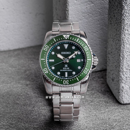 Seiko Prospex SNE583P1 Baby Hulk Solar Divers 200M Green Dial Stainless Steel Strap