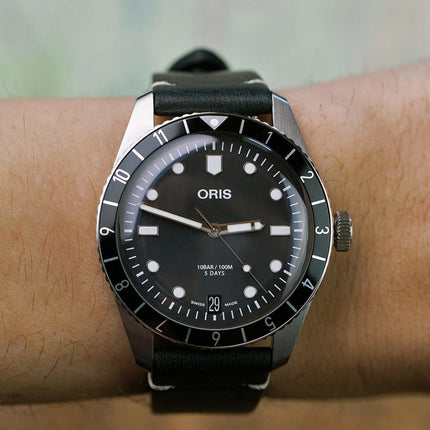 Oris Divers Sixty-Five 01-400-7772-4054-07-5-20-82 Men Black Dial Black Leather Strap