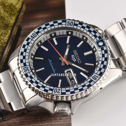 Seiko 5 Sports SRPK65K1 SKX Sports Style Petrol Blue Checker Flag St. Steel Strap Special Edition