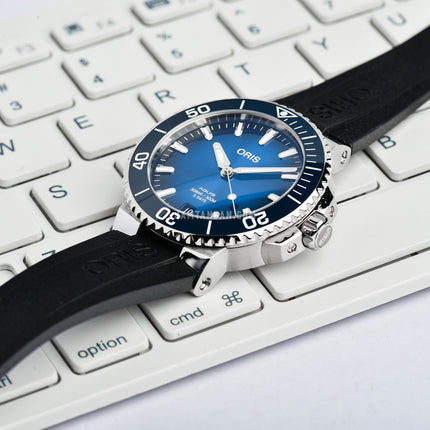 Oris Aquis 01-400-7769-4135-07-4-22-74FC Date Automatic Blue Dial Black Rubber Strap