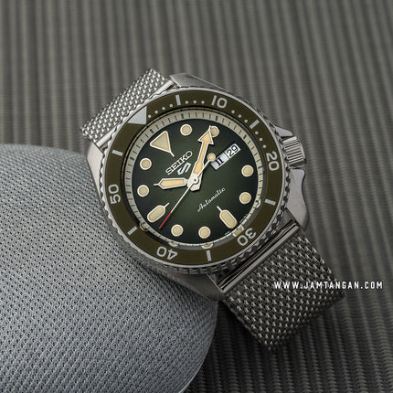 Seiko 5 Sports SRPD75K1 SKX Sports Style Automatic Green Sunburst Dial Silver Mesh Strap