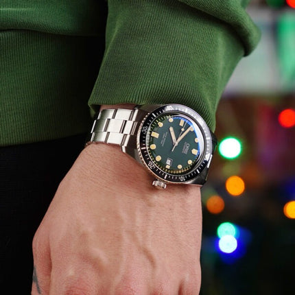 Oris Divers Sixty Five 01-733-7720-4057-07-8-21-18 Green Dial Stainless Steel Strap