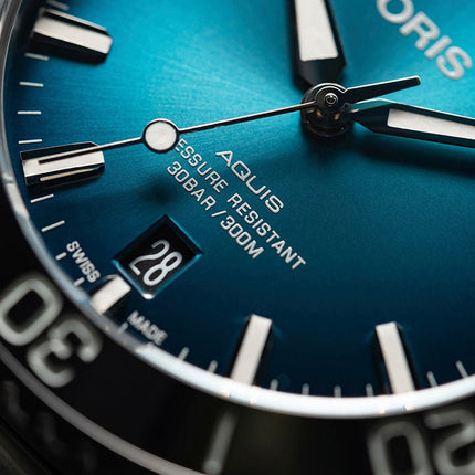 Oris Aquis 01-733-7732-4155-07-8-21-05PEB Date Blue Dial Stainless Steel Strap
