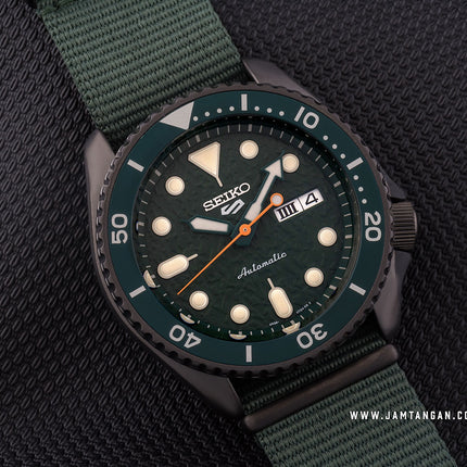 Seiko 5 Sports SRPD77K1 5KX Avocado SKX Sports Style Automatic Green Dial Green Nylon Strap