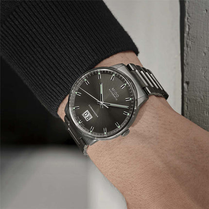 MIDO Commander M021.626.33.061.00 Big Date Black Dial Black Stainless Steel Strap