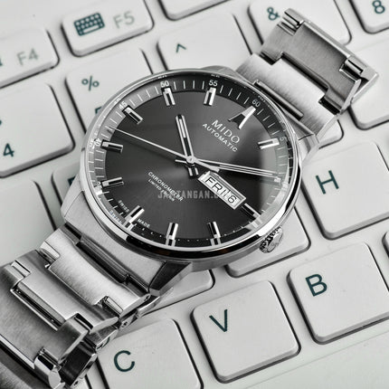 MIDO Commander M021.431.11.061.02 20th Anniversary Chronometer Stainless Steel Strap LIMITED EDITION