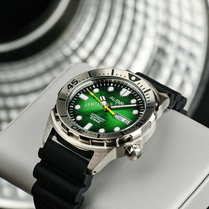 Alba Mechanical AL4447X1 Automatic Men Green Black Gradation Patterned Dial Black Silicone Strap