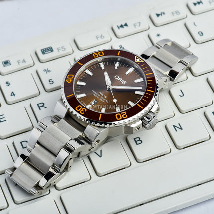 Oris Aquis 01-733-7730-4152-07-8-24-05PEB Date Brown Dial Stainless Steel Strap
