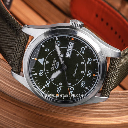 Seiko 5 Sports Flieger SRPH29K1 Field Sports Style Green Dial Green Nylon Strap