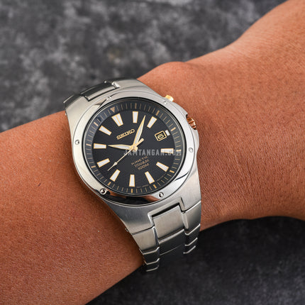 Seiko Kinetic SKA399P1 Black Dial Titanium Strap