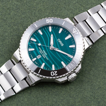 Oris Aquis 01-733-7789-4197-Set Yangtze Jiangtun Green Dial Stainless Steel Strap Limited Edition