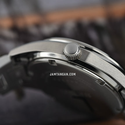 Seiko Ladies SUR579P1 Discover More Crystal Mother Of Pearl Dial Stainless Steel Strap