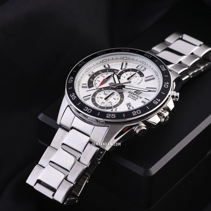 Casio Edifice EFV-550D-7AVUDF Chronograph Men Silver Dial Stainless Steel Band
