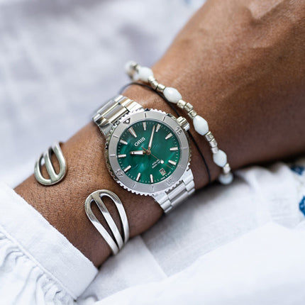 Oris Aquis Date X Bracenet 01-733-7770-4137-07-8-18-05P Ladies Green Dial Stainless Steel Strap