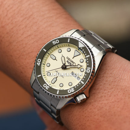Seiko 5 Sports SRPK31K1 5KX Midi SKX Sports Style Beige Dial Stainless Steel Strap
