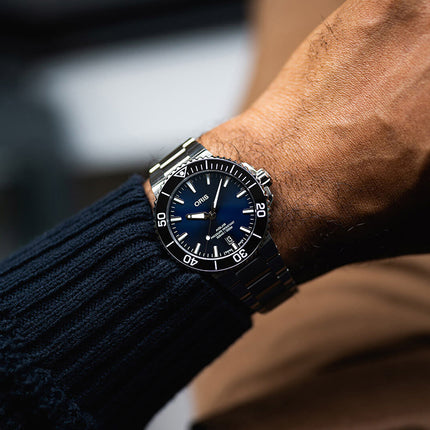 Oris Aquis 01-733-7766-4135-07-8-22-05PEB Date Men Blue Dial Stainless Steel Strap
